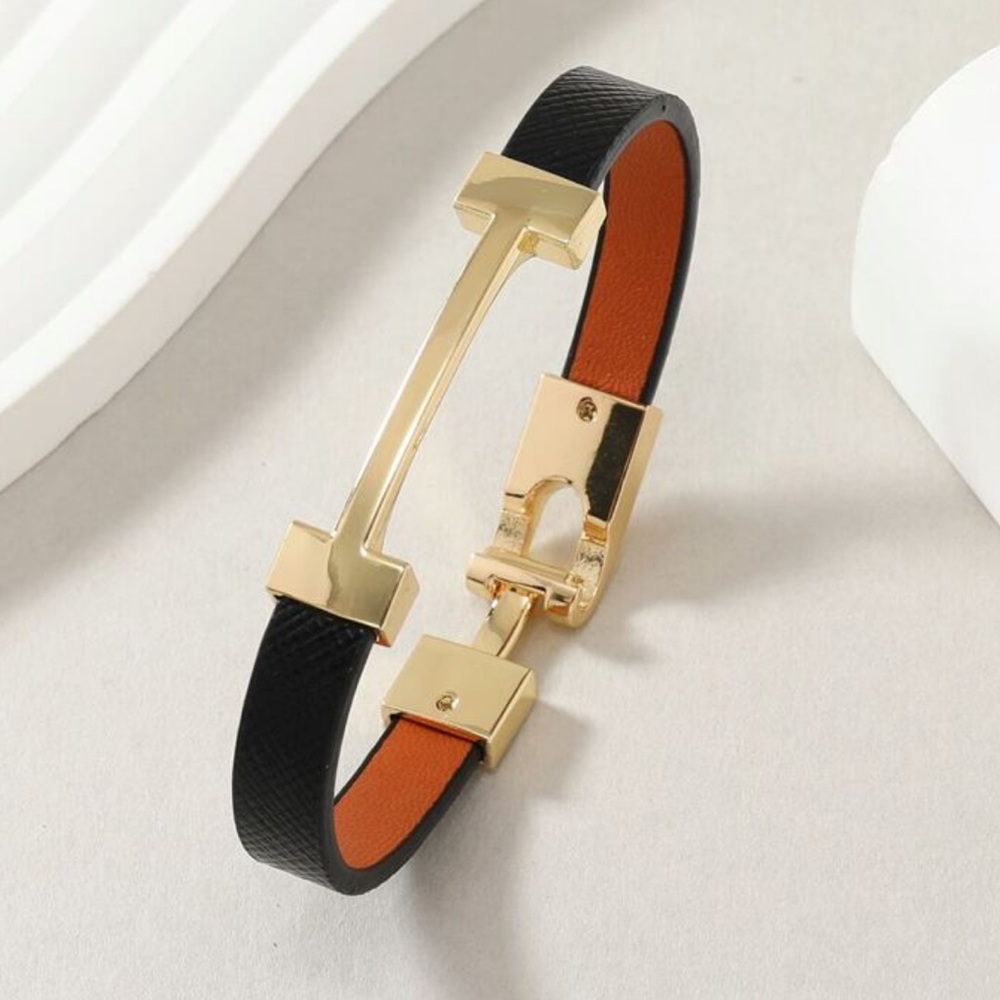 ✨NEW✨GOLD DETAILED BUCKLE BRACELET